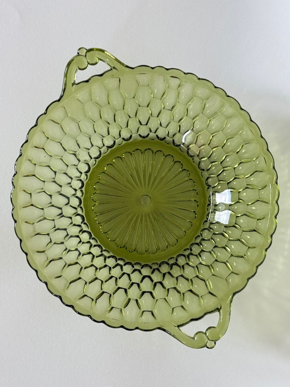 VINTAGE INDIANA GLASS Green Honeycomb Glass Dish